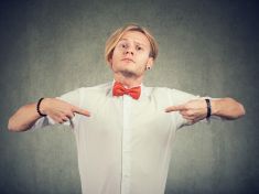 Mladí dnes nemají šanci dospět: Když rodiče umetají cestičky i vysokoškolákům