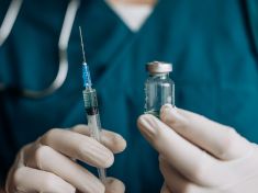 Vstup do klinické studie si dobře rozmyslete. Experimentální léky nabízí naději, ale mají také svá rizika