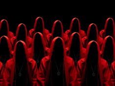 Propadla jsem sektě: Dveře, kterými jednou projdete, se za vámi zamknou. Jak těžké je najít klíč?