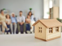 Soužití tří generací pod jednou střechou: Domov přetékající emocemi je jen pro silné nátury