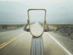 Je mi 50 a jsem neviditelná. Nejen na ulici, ale i pro vlastní rodinu