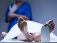 A na co umřel? Když se ze zjišťování příčiny smrti stává posedlost