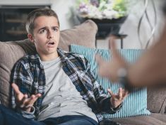 Blízká setkání nedospělého druhu: Manuál pro komunikaci s teenagerem