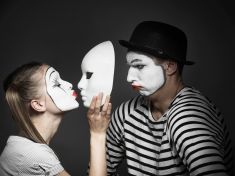 Kdyby byla Carrie Bradshaw na TikToku… Delulu girls a jejich zbožná přání