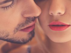 Výzkum odhalil, jak jsou na tom Češi s intimními vztahy. Přes milion dospělých ještě nezačalo