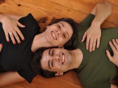 Dva kohouti na dvorku: Vztahy jiskří více tam, kde mají partneři stejný počet starších nebo mladších sourozenců