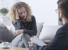 Léčba slovem a vztahem: Jak najít správného psychoterapeuta?