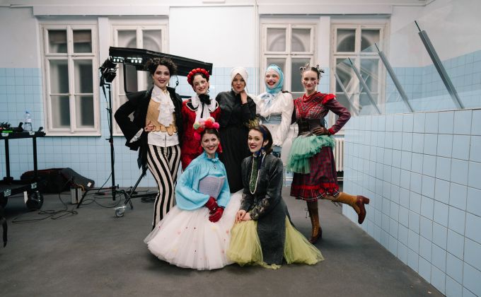 Ženská kapela Vesna je favoritem v Eurovizi, za jediný den se dostala do trendů