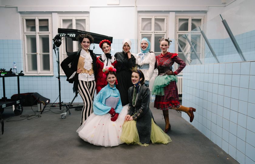 Ženská kapela Vesna je favoritem v Eurovizi, za jediný den se dostala do trendů