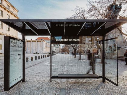 Nové zastávky bude v Praze provozovat dopravní podnik, CLV vitríny zmizí