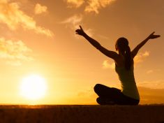 Samotu potřebují extroverti i introverti. Ale osamění ničí úplně všechny