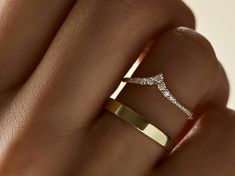 Trendy zimy 2025: Jak kombinovat šperky s vrstvením