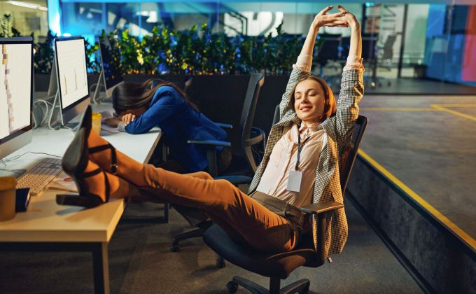 Dejte si po obědě šlofíka. Poděkuje vám mozek i šéf. A nezapomeňte na dobrou kávu!