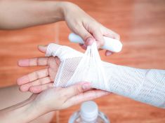 Jedna vteřina změnila všechno. Dvouletá Maruška utrpěla popáleniny na 40 % těla