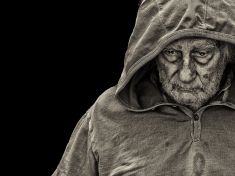 „Vodlez, ještěre!“ Senioři se s neúctou setkávají stále častěji