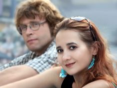 Jste atraktivnější, než myslíte. Hlas a vůně je důležitější než vzhled