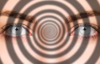 Ničíte si mozek každý den? Neurovědec varuje před 7 nenápadnými zlozvyky