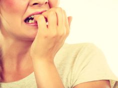 Overthinking? Není to slabost, ale strach cítit emoce. Ničí sebevědomí i vztahy, říká terapeutka