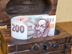 Sebehodnota v korunách: Co o nás prozrazuje náš přístup k penězům?