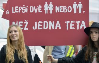 Sebík má dvě mámy. A díky nim i šanci na život, jaký by jinak neměl