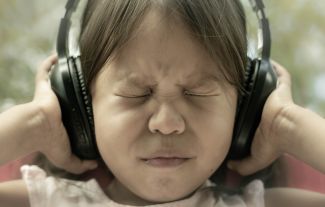 Děti jako projekty: Když rodiče přestávají vychovávat a začínají řídit