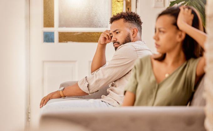 Pracujeme, pečujeme, plánujeme, ale není to žití. Nová česká epidemie ničí ženy, muže i celé rodiny