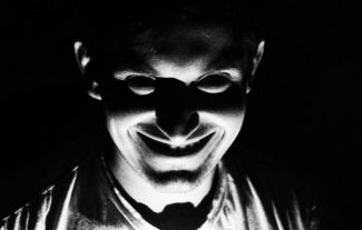 Sdílejte, než to smažou: Proč v nejistých časech hledáme silné vůdce a jednoduché odpovědi