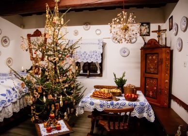 Zlaté prasátko, věštění i devět chodů: Jaké byly české Vánoce kdysi