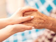 Máma má alzheimera. Systém selhal a nechal nás v tom