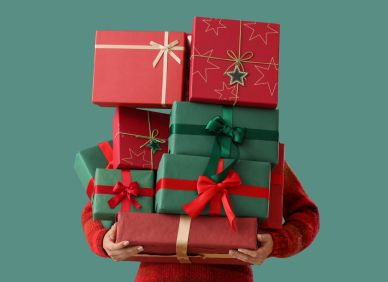 Ani málo, ani moc. Pravidlo čtyř dárků vám může zachránit Vánoce
