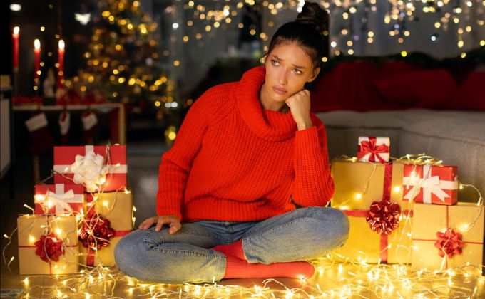 Pod stromeček kopačky? Jak přežít Vánoce, když lásce došly síly