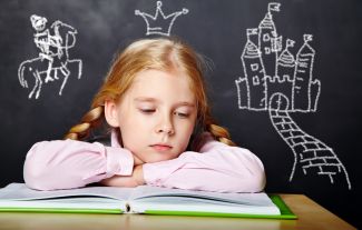 Chcete mít sebevědomé a šťastné dítě? Nečtěte mu pohádky