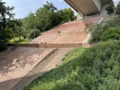 Cihlový svah v parku Folimanka se dočká obnovy