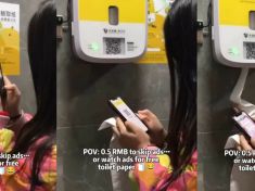 Záchody z pekla: Dokud se nepodíváte na reklamu, nedostanete toaletní papír