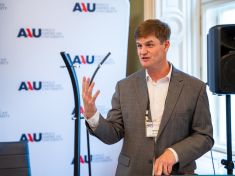 Joshua Hayden: Skuteční lídři neusilují o moc. Pomáhají ostatním najít vlastní hlas