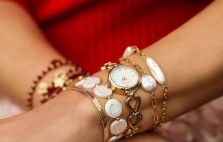 Chirurgická ocel: trend, který zůstává. Jak ji nosit každý den