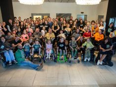 Miminkům dala moderní léčba budoucnost. Dospělí se spinální svalovou atrofií ji musí každý den znovu vybojovat