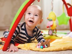 Skryté škodliviny. Toxický koktejl najdeme i v dětské matraci