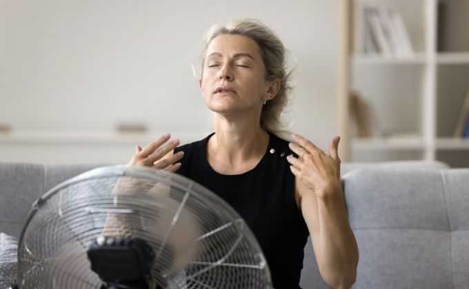 Ve čtyřiceti mi přestal fungovat život. Perimenopauza jako tichá krize, o které se nemluví