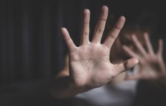 Komu se svěřit, když jste obětí domácího násilí? Praktickému lékaři