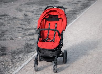 Mateřství přestává být samozřejmost. Ženy už se neptají kdy, ale jestli vůbec