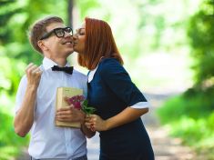 Sexy mozek místo six-packu. V roce 2026 ovládnou randící aplikace nerdové