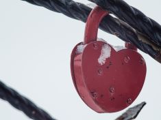 Od vášně k papučím: Odhalte nenápadné zabijáky vztahu