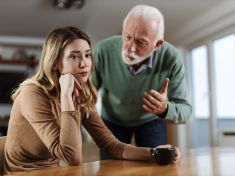 Dvě rodiny, jedno tajemství. Co se stane, když pravda vyjde najevo příliš pozdě