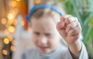 Když vás uhodí vlastní dítě. Proč je to pro něj mnohem horší než pro vás