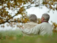 Intimita po šedesátce: Když už nejde o výkon, ale o příjemný zážitek