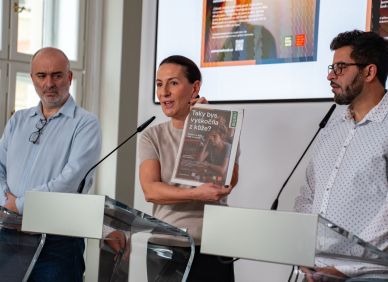 Když odchod nestačí. Praha otevírá dveře těm, kdo utíkají z domova