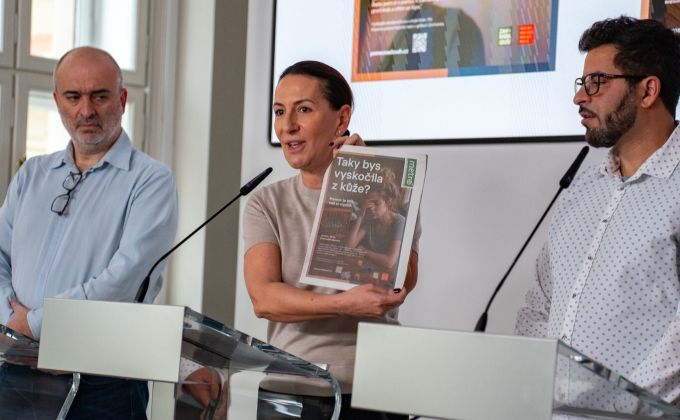 Když odchod nestačí. Praha otevírá dveře těm, kdo utíkají z domova