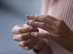 Milenec jako terapie. Vztah jsem zachránila nevěrou, tvrdí Karin