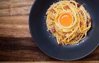 Konec diktatury salátů? Neurověda tvrdí, že těstoviny nám zlepšují náladu